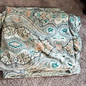 Queen duvet cover and 2 sham pillow covers